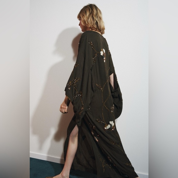 LIMITED EDITION JACQUARD EMBROIDERED DRESS WITH BEADING - Picture 6 of 11